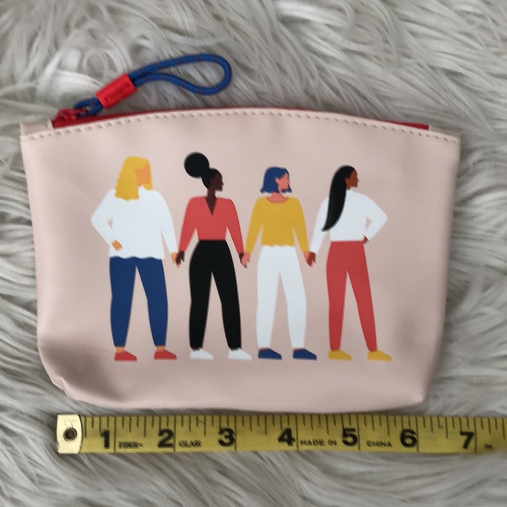 Ipsy Bags - Picture 4 of 7